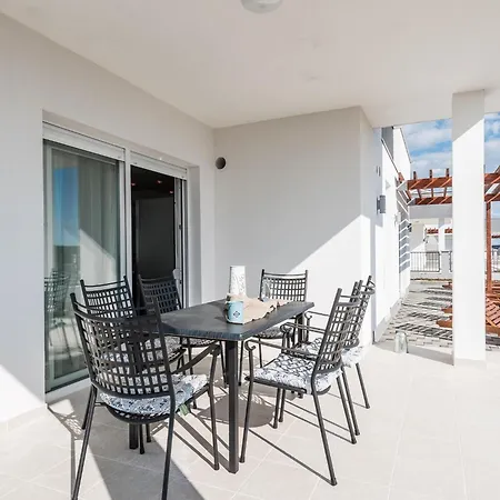 In Croatia By The Adriatic Coast Villa *