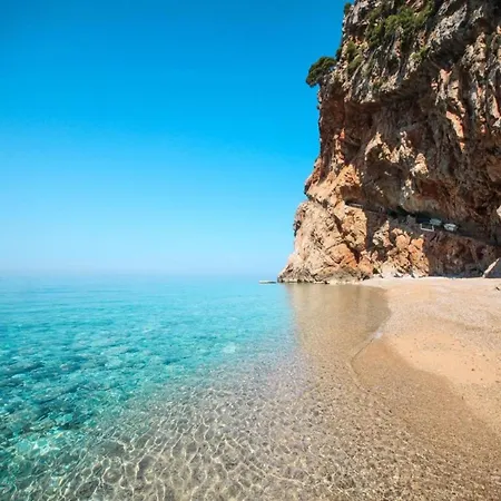 Vila In Croatia By The Adriatic Coast