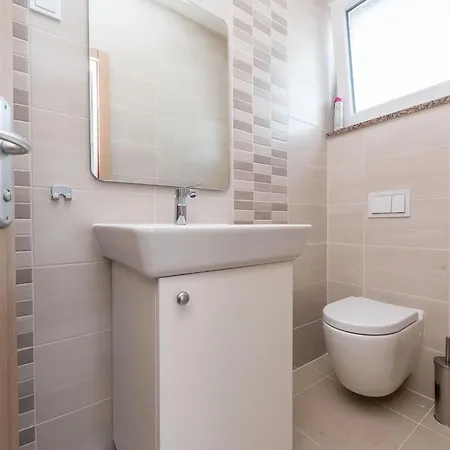 Beautiful With Swimming Pool And Terrace Вилла Сукошан